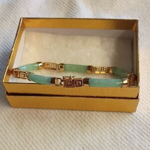 Elegant Gold And Pale Green Jade Bracelet Set With Lots Of 14k Gold EUC